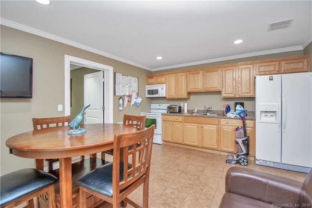 Suite 604 : 85 Felt Rd, South Windsor, CT, 06074